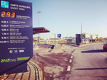 Aeroporto de Faro - entrada para o parque P1 - partidas