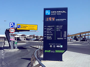 Aeroporto de Faro - entrada para o parque P2 - chegadas