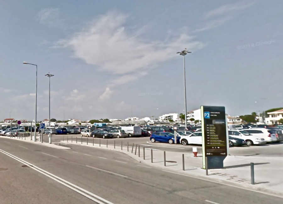 Aeroporto de Faro - entrada para o parque P3 - longa duração